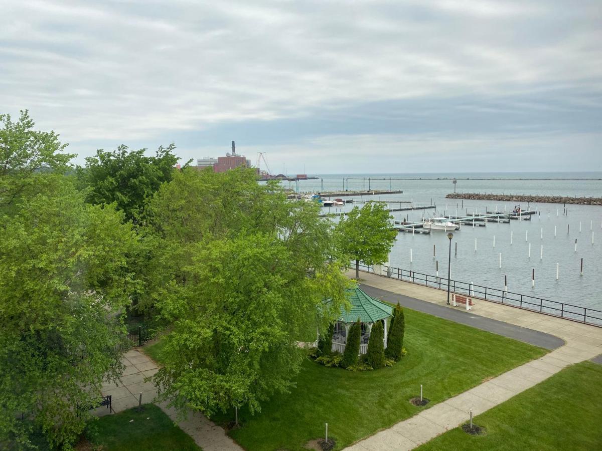 Clarion Hotel Conference Center On Lake Erie Dunkirk Exteriör bild