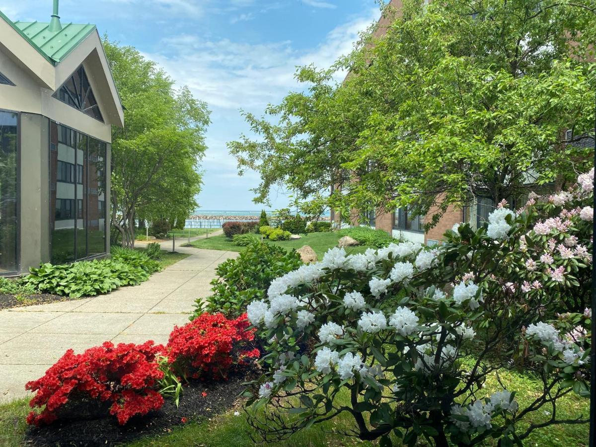 Clarion Hotel Conference Center On Lake Erie Dunkirk Exteriör bild
