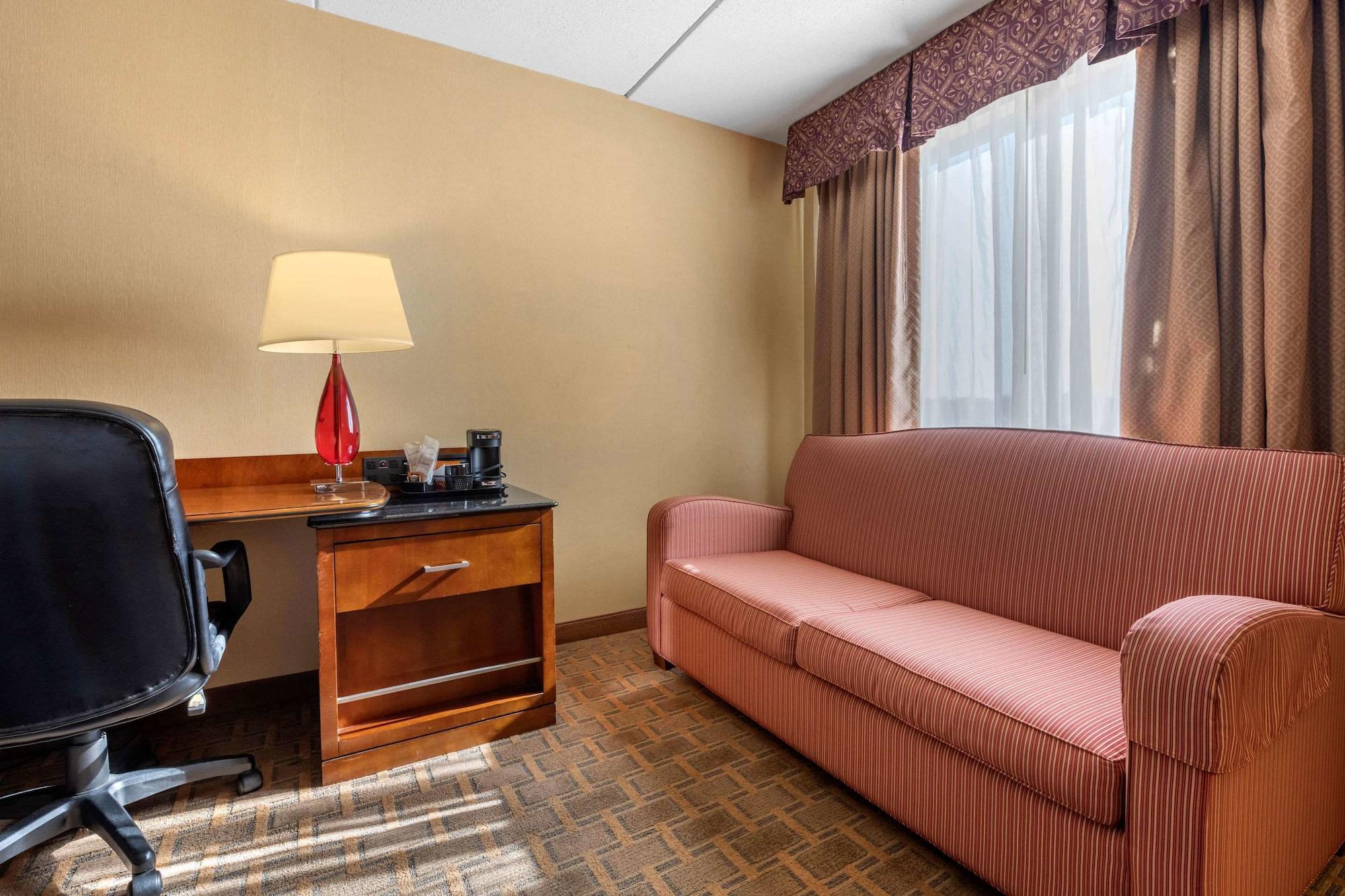Clarion Hotel Conference Center On Lake Erie Dunkirk Exteriör bild