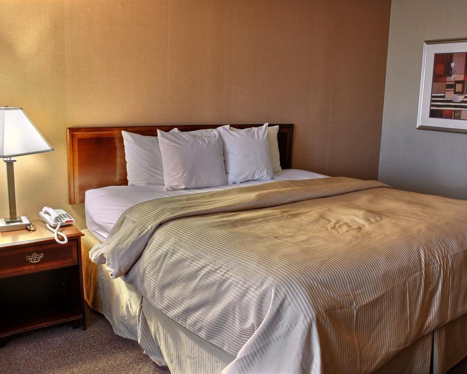 Clarion Hotel Conference Center On Lake Erie Dunkirk Exteriör bild