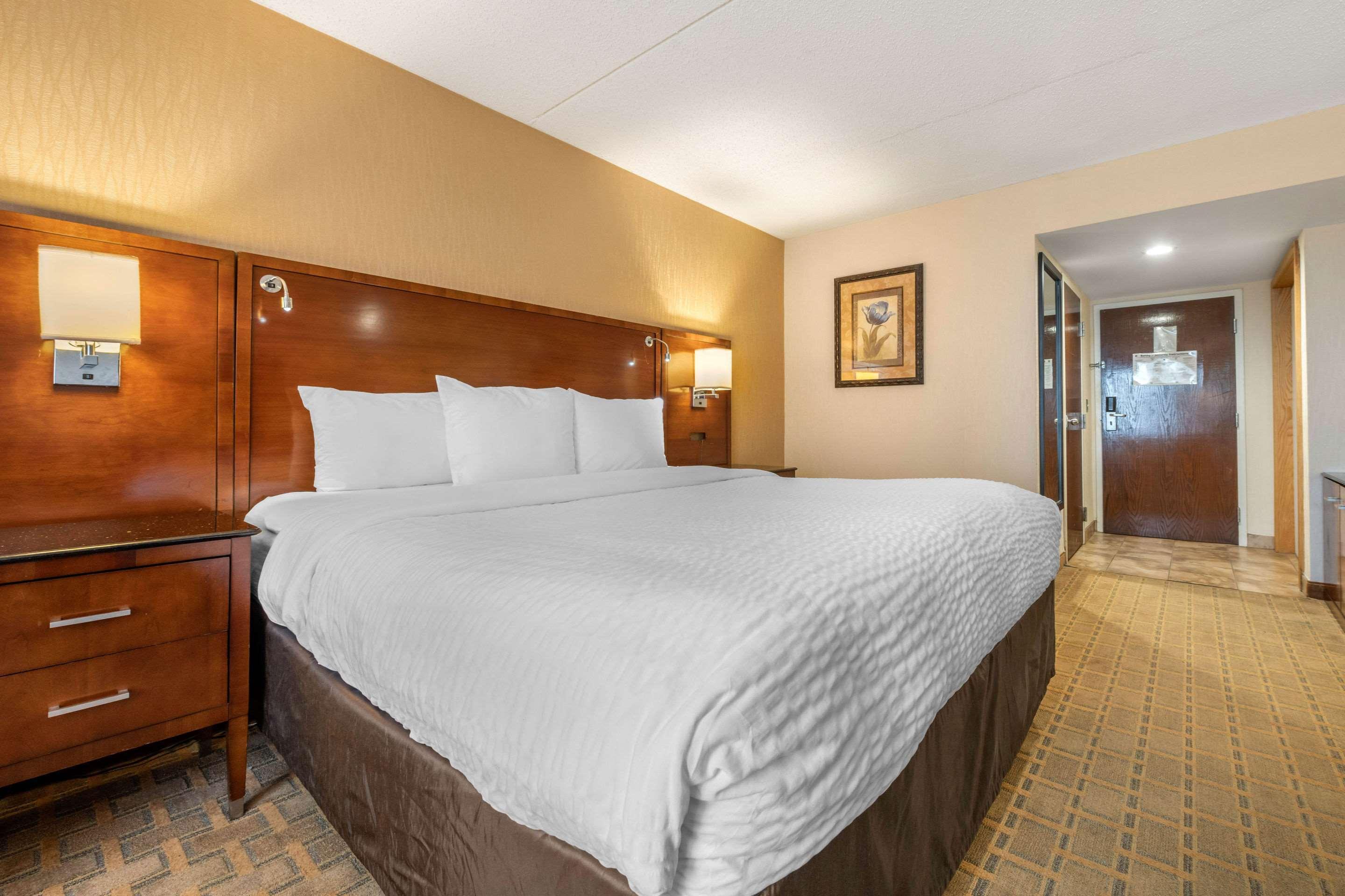 Clarion Hotel Conference Center On Lake Erie Dunkirk Exteriör bild